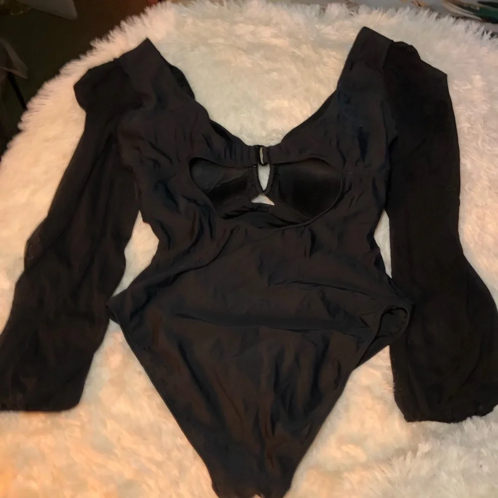 VENUS Black Swimsuit with Puffy Sleeves and Sweetheart Neckline size 16🖤